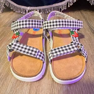 Jelly pop gurus strawberry plaid sandal